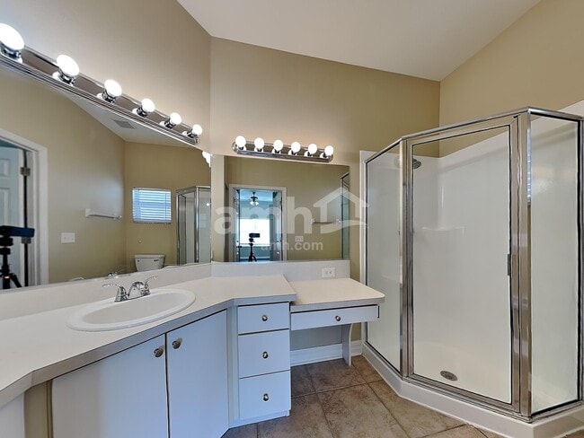 Building Photo - 823 Springwood Cir