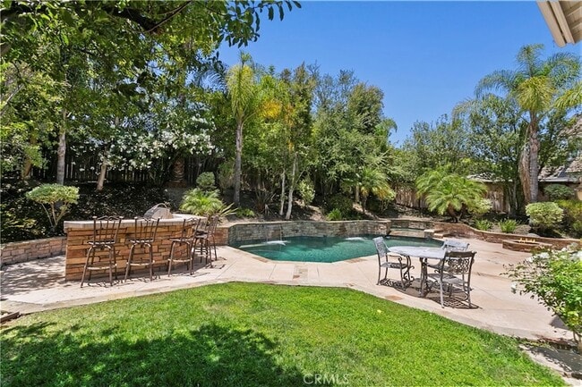 Building Photo - 28501 El Sur