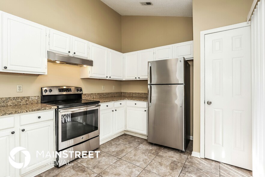 Building Photo - 400 Amberly Dr