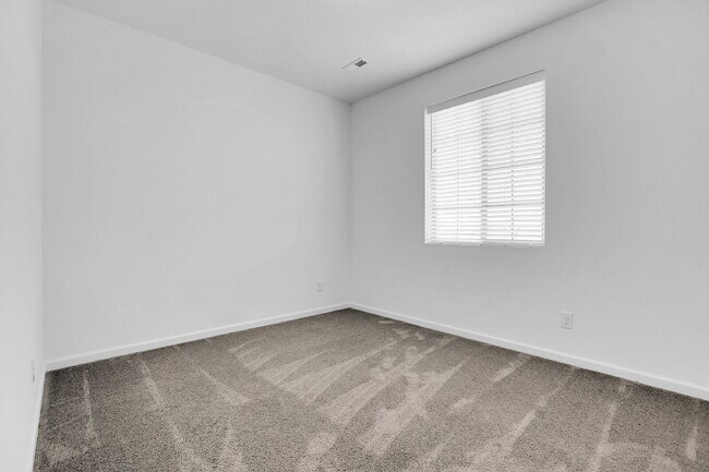 Building Photo - $3,100.00, 4 Beds, 2.5 Baths, Single Famil...