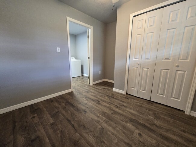 Building Photo - 4433 Bryan Ave