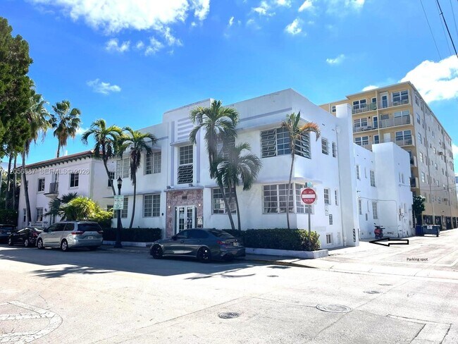 Building Photo - 610 8th St