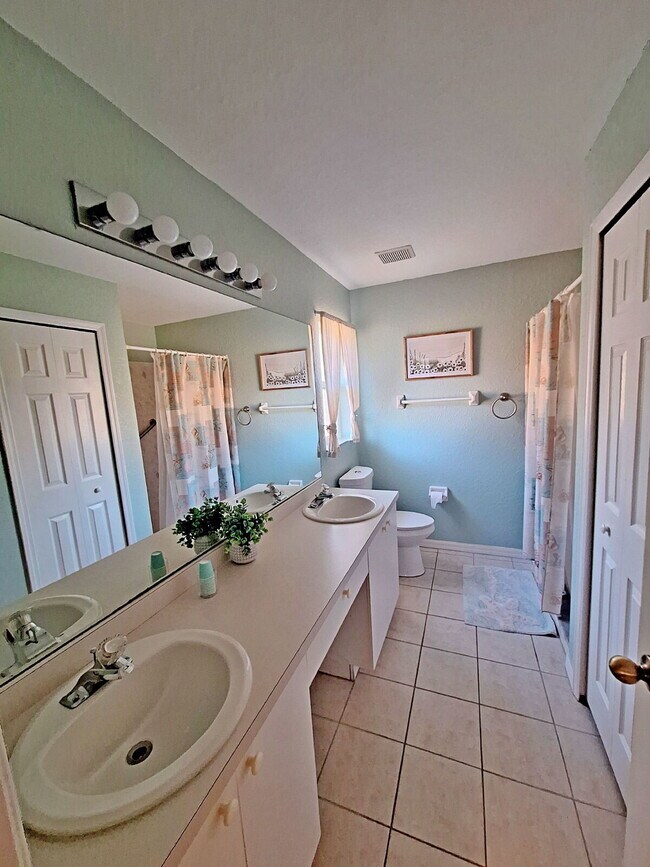 Building Photo - Turnkey Furnished Pool home in Rotonda West