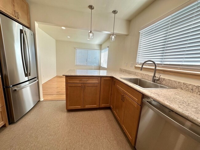 Building Photo - Beautifully Remodeled Unit on the East Side of Santa Barbara