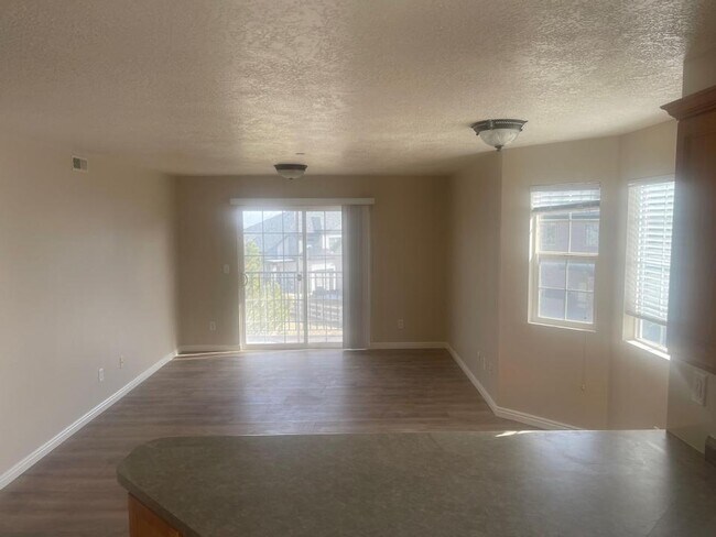 Building Photo - 129 Daybreak Ln