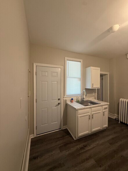 Kitchen - 505 N Rodney St