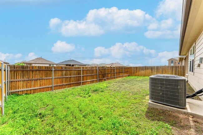 Building Photo - 317 Lily Pond Trl