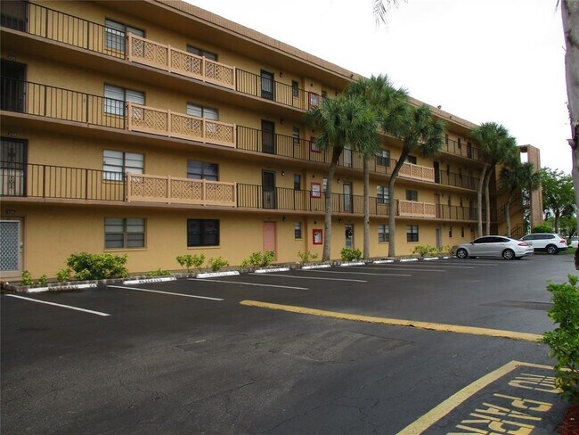 Building Photo - 9370 SW 8th St