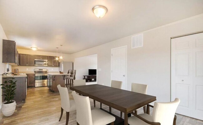 Building Photo - Newer 4 Bedroom For Lease!