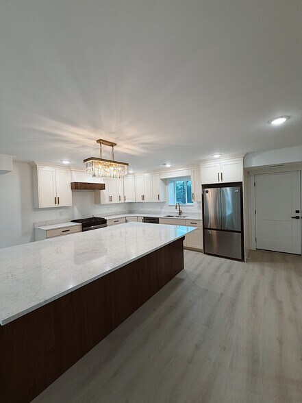 Building Photo - 266 S 1400 W
