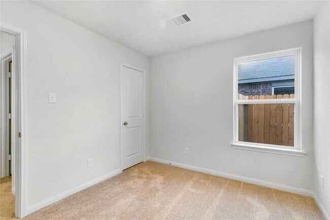 Building Photo - 8115 Vacek Meadows Loop