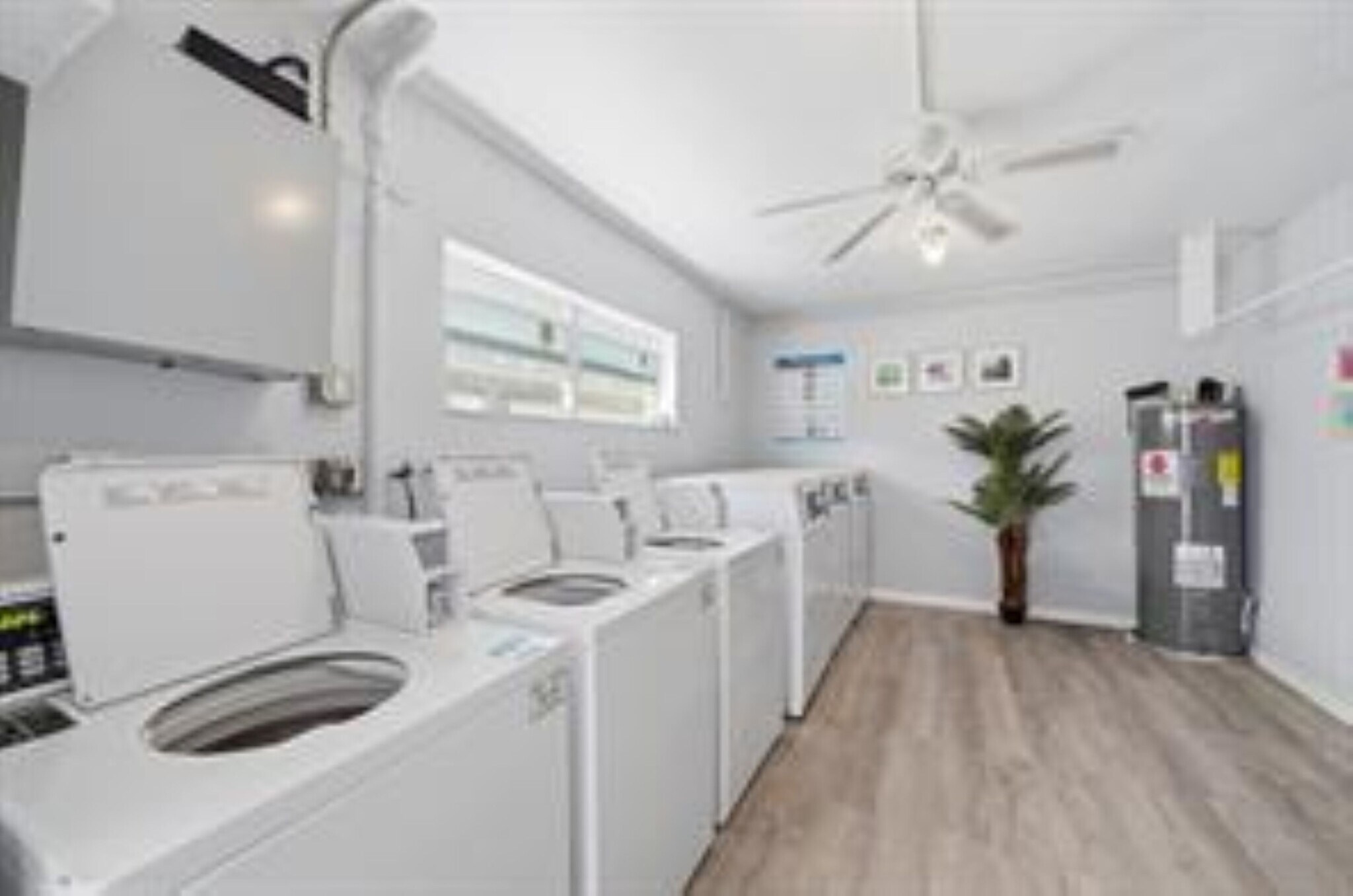 Building Photo - 1400 NE 57th St