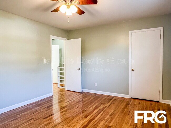 Building Photo - 111 W 15th St