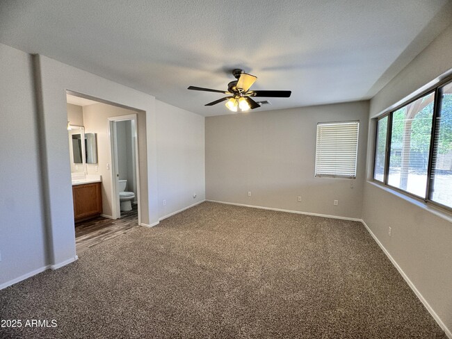 Building Photo - 9138 W Ross Ave