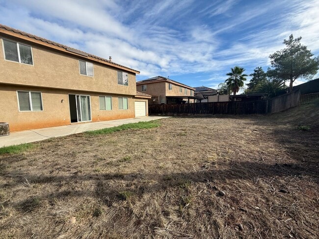 Building Photo - Beautiful Home in May Ranch