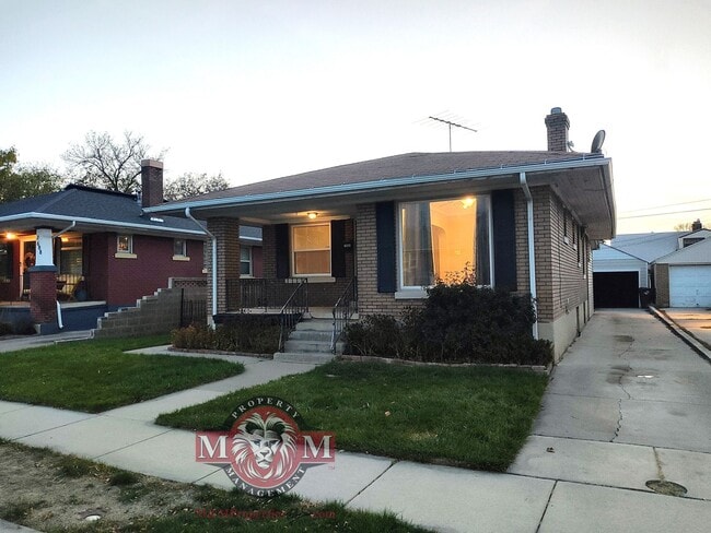 Building Photo - 3 Bd 1 Ba Home with Hardwood Floors in Midvale