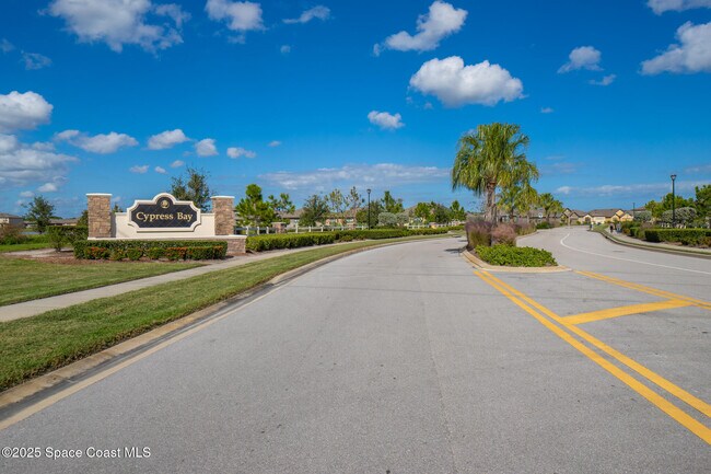 Building Photo - 1854 Capital Dr