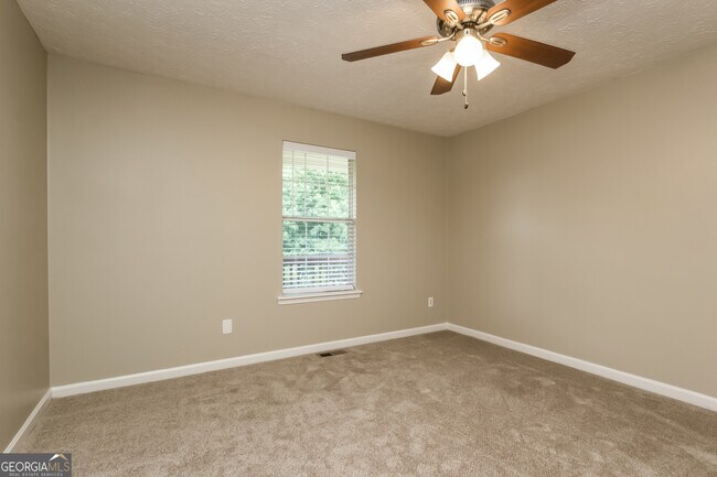 Building Photo - 143 Beechwood Ln