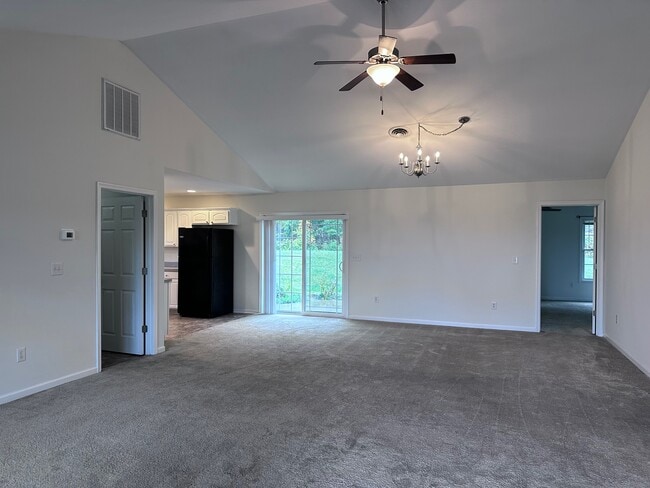 Building Photo - 59 Cedarcrest Dr