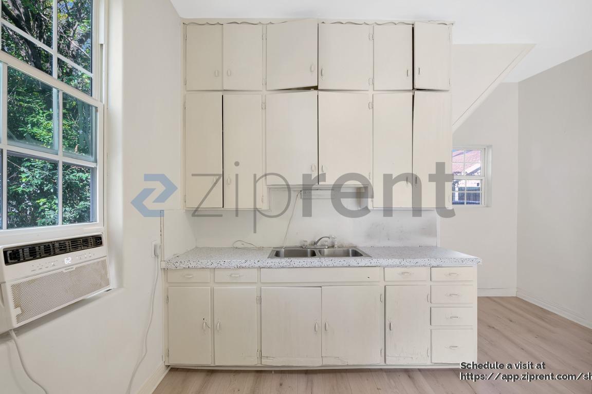 Building Photo - 3711 Wendelkin St