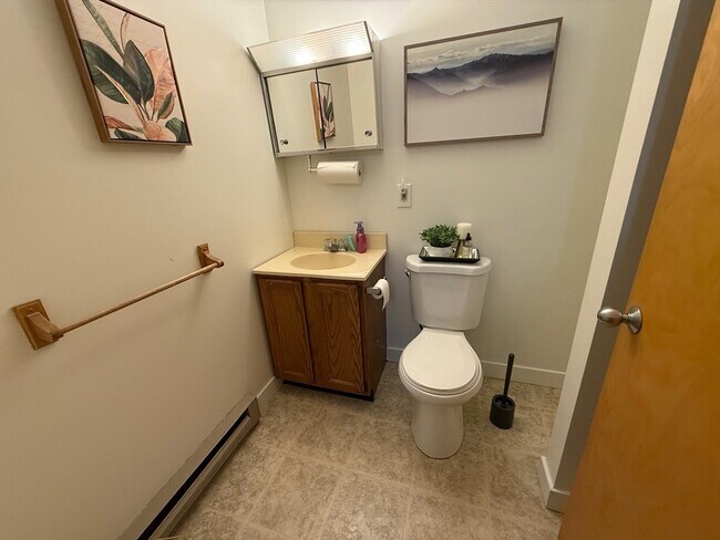 Building Photo - 28 Maria Ave