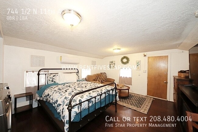 Building Photo - 744 1/2 N 11th Ave-