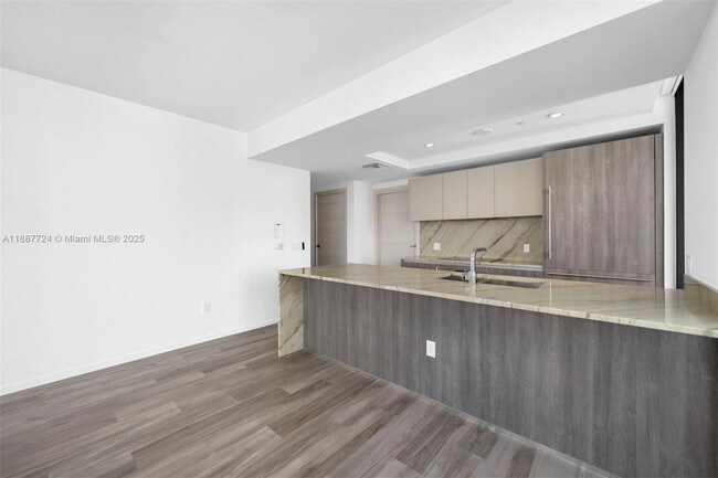 Building Photo - 801 S Miami Ave