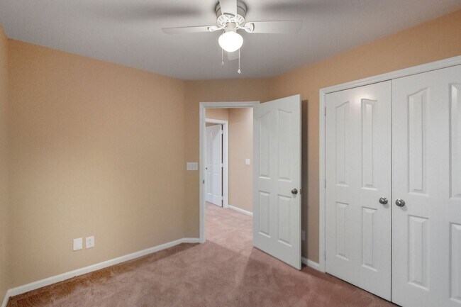 Building Photo - Charming 3BR House with Big bonus room ove...