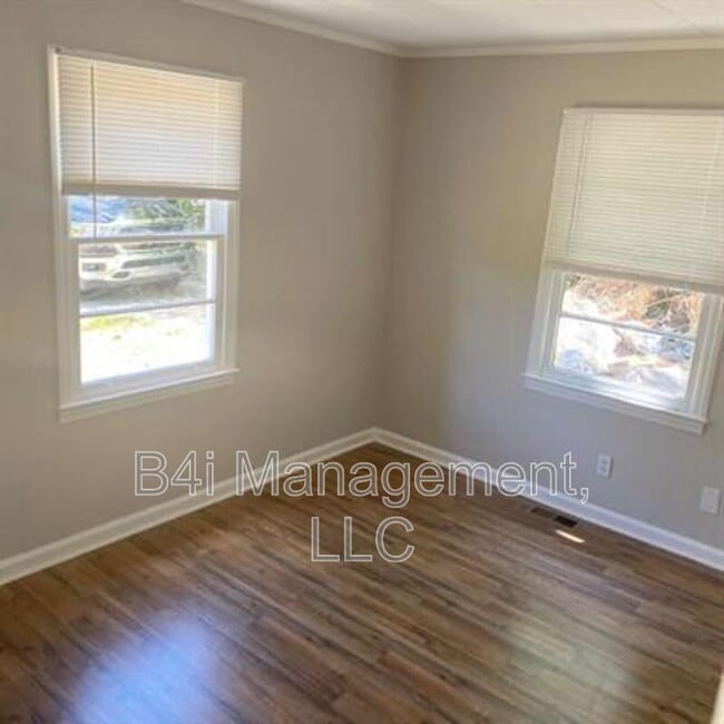 Building Photo - 112 Second Street Southwest