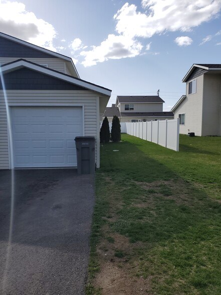 Building Photo - 5209 E Upriver Dr