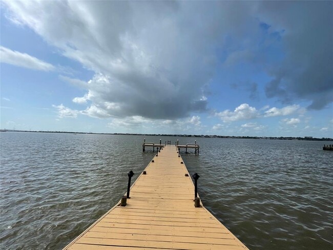 Building Photo - 4001 E NASA Pkwy