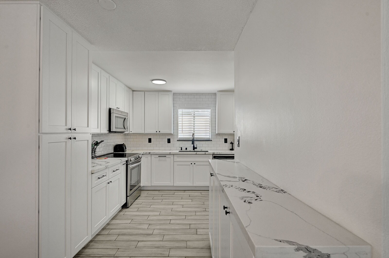 Building Photo - 573 Greenbriar Townhouse Way