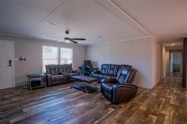Building Photo - 5402 Five Oaks Dr