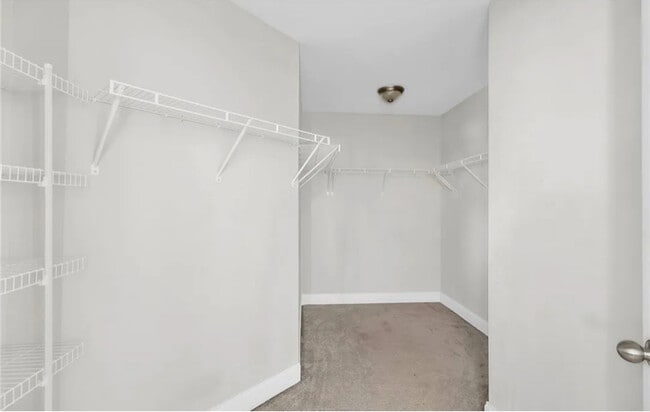Building Photo - 908 Liberty Ln