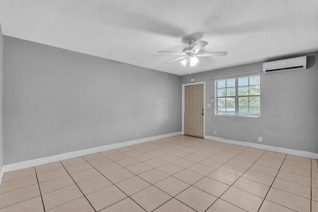 Building Photo - 626 SW 14th Ave
