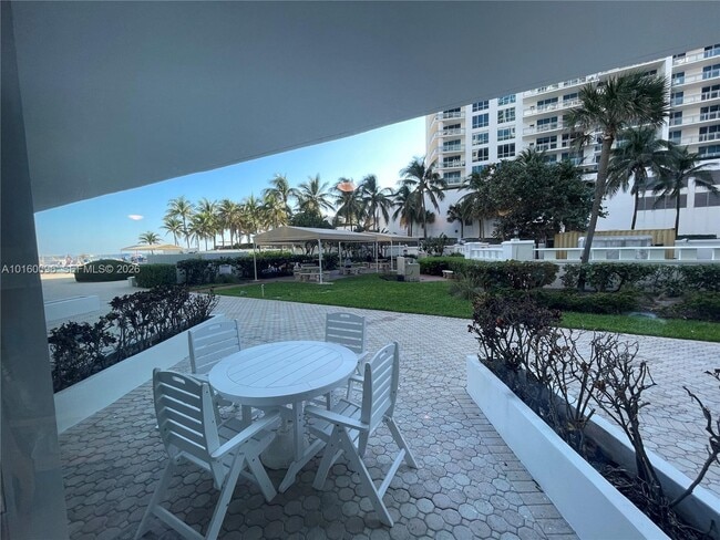 Building Photo - 3505 S Ocean Dr