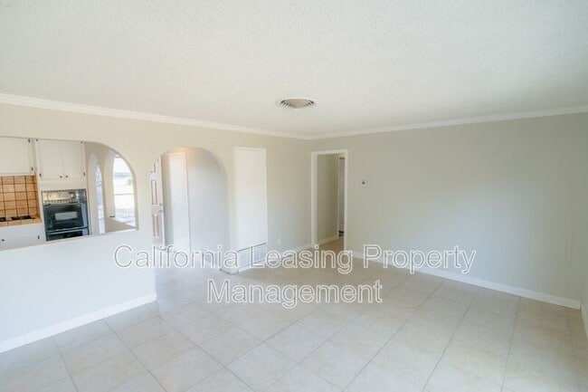 Building Photo - 20865 Burbank Blvd