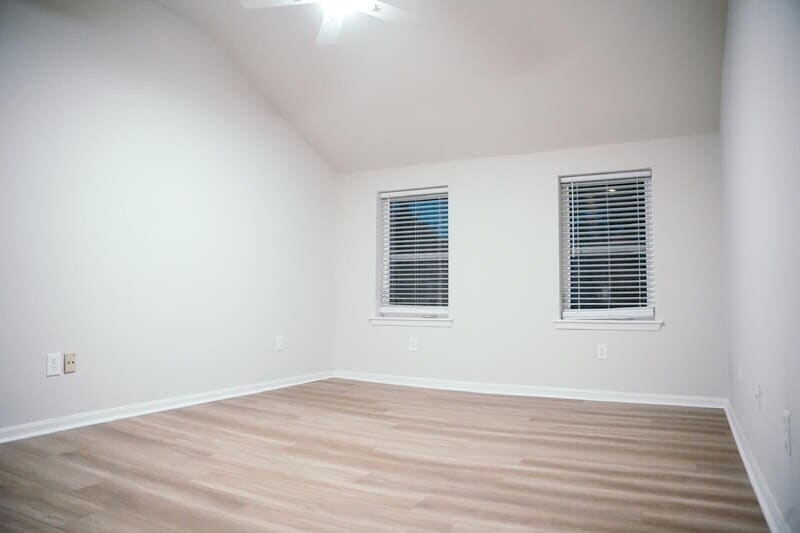 Building Photo - 916 W Lombard St