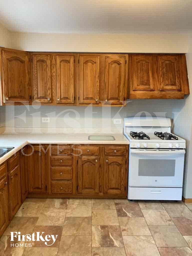 Building Photo - 20037 Orchard Ave