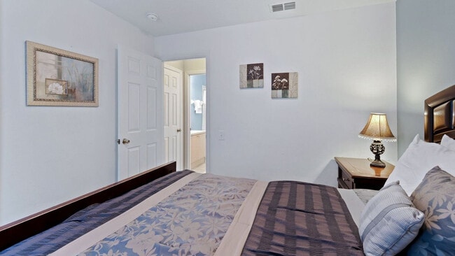 Building Photo - 8159 Fan Palm Way