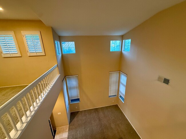 Building Photo - Scripps 3br plus loft garage yard granite kitchen TEXT 858-774-1574