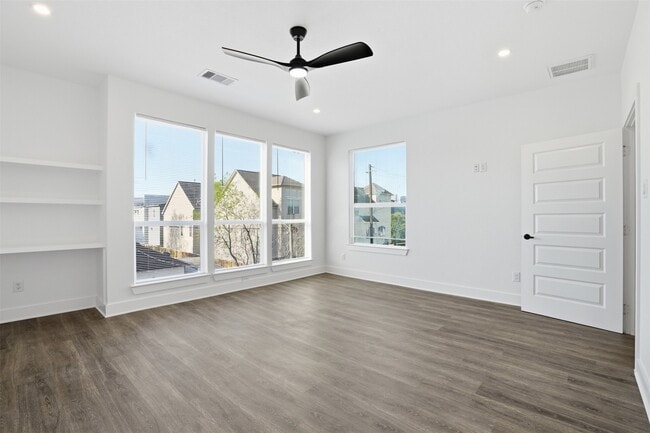 Building Photo - 3411 Nance St