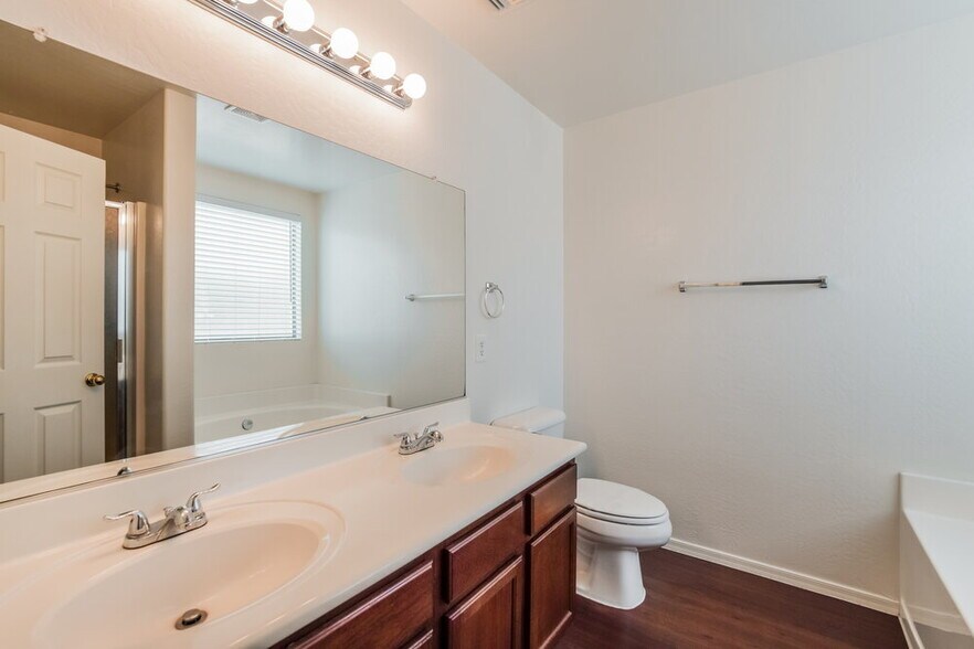 Building Photo - 21818 W Sonora St