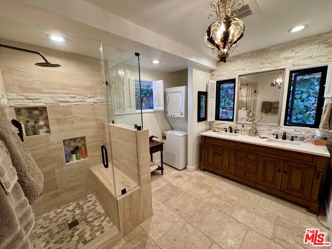 Building Photo - 7756 Torreyson Dr