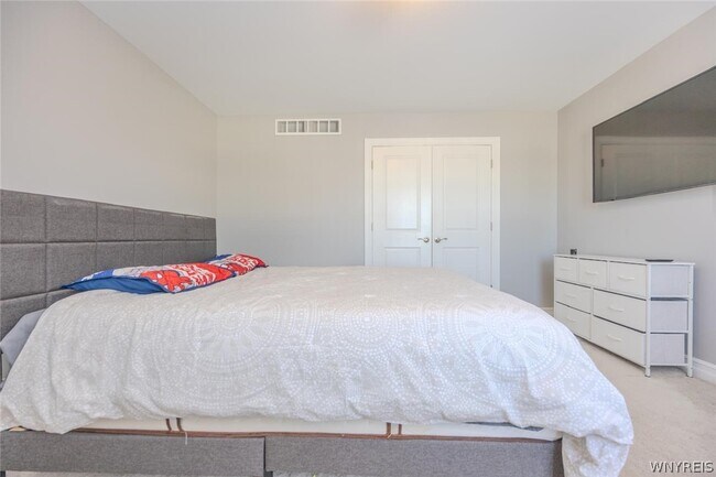 Building Photo - 46 Eagleview Dr