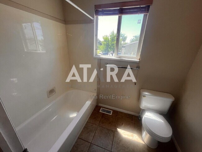 Building Photo - 754 Stonne Ln