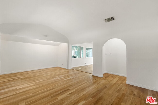 Building Photo - 2031 Glendon Ave