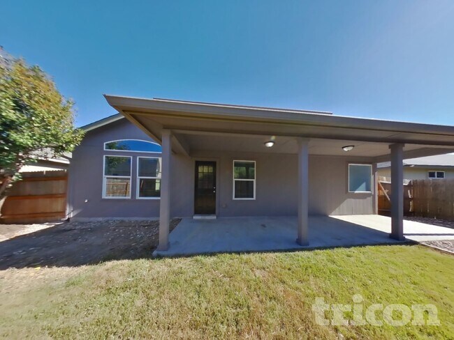 Building Photo - 347 Foster Ln