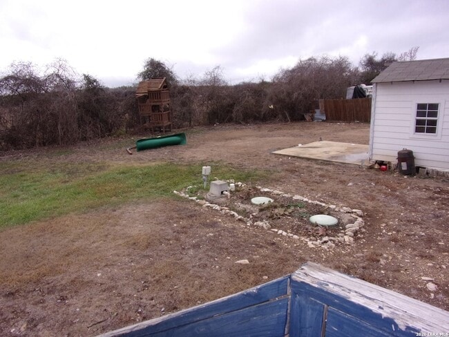 Building Photo - 360 Rangeland Rd