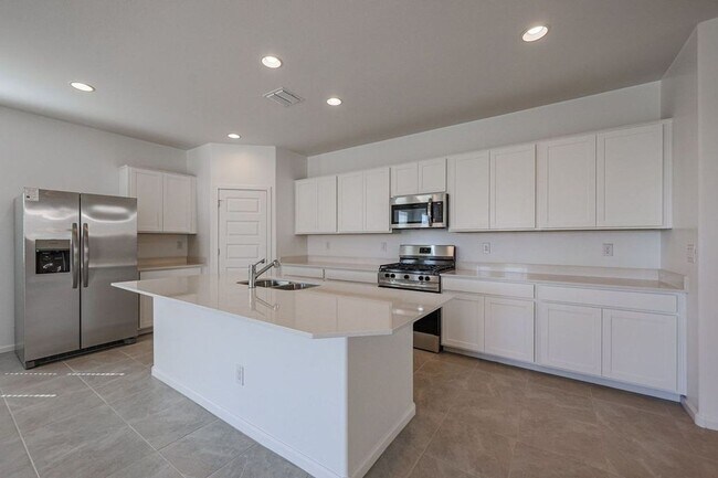 Building Photo - Alamar Living, 4 Bed, 3 Bath Rental!